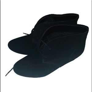 Nine West | Black “suede” Booties 7.5